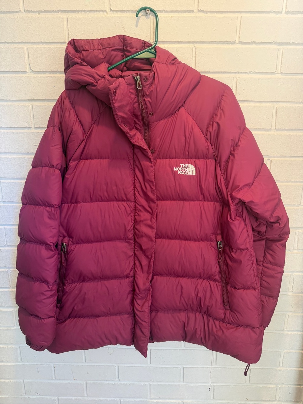The North Face Women's 500 fill Hydrenalite Midi Mulberry Hooded Puffer Jacket